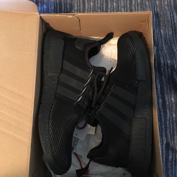 ADIDAS - 10.5 NMD TRIPLE BLACK REFLECTIVES - Picture 2 of 6